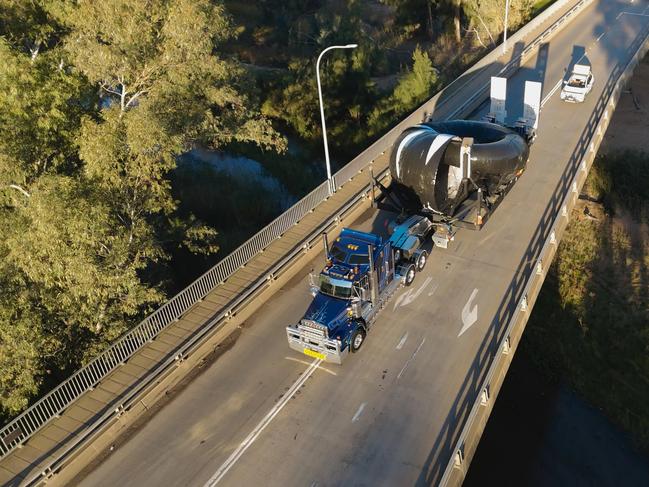 Lindy Lee's Ouroboros on the road to Canberra from Brisbane.