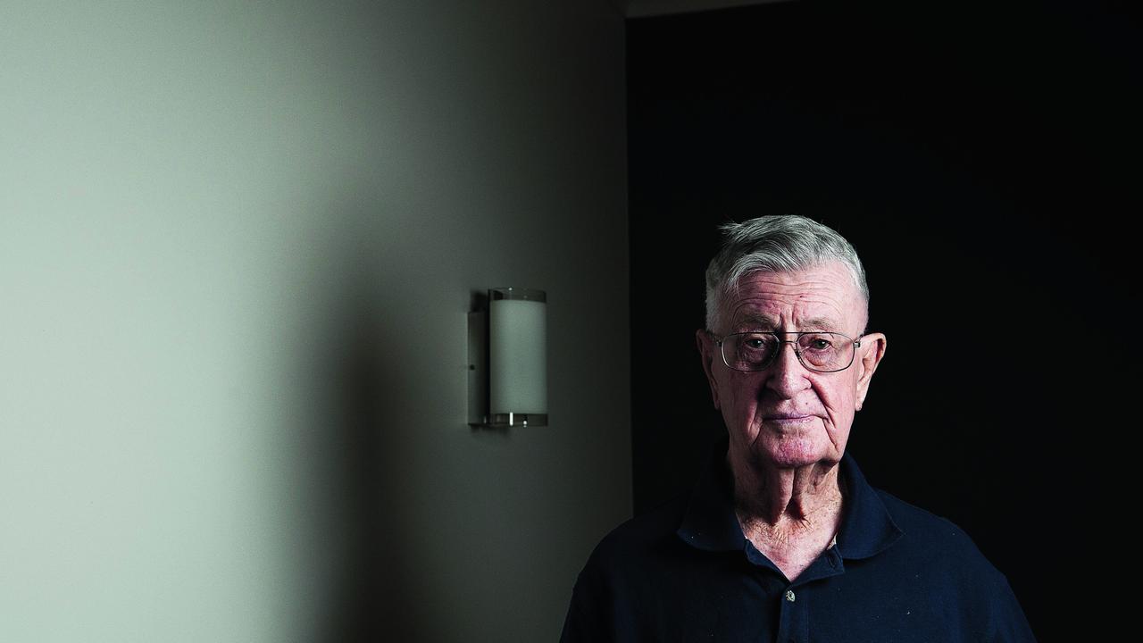 Hero paedophile-hunting detective from Mildura dies aged 93