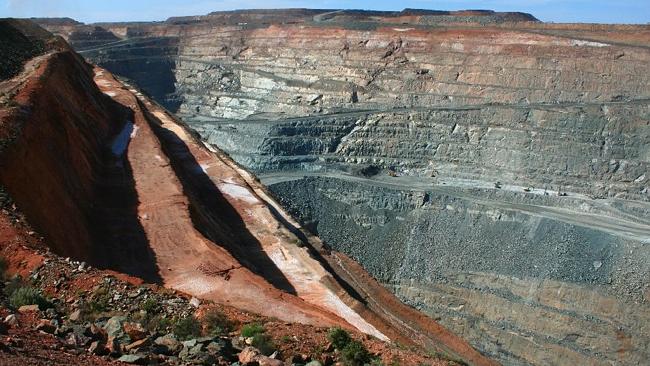 Australia’s biggest holes revealed … just don’t fall in | news.com.au ...