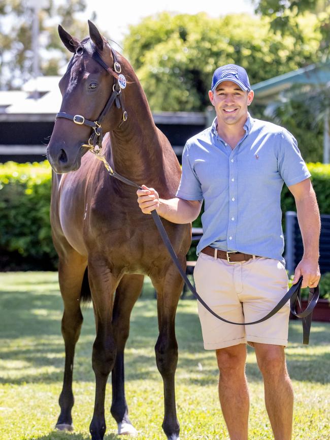 Billy Slater with his colt for sale, Lot 402.