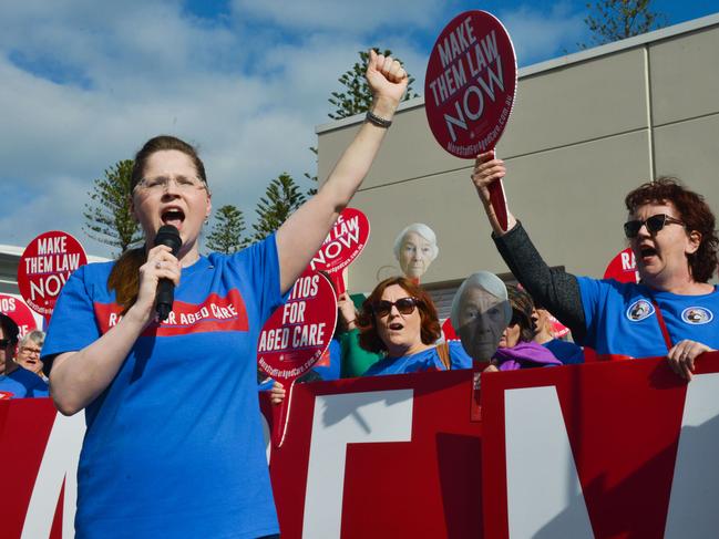 Hundreds of nurses, aged care workers and community members at an Australian Nursing and Midwifery Federation (SA Branch) rally at Glenelg East, Saturday, May 12, 2018. ANMF CEO/Secretary Elizabeth Dabars (AAP Image/ Brenton Edwards)