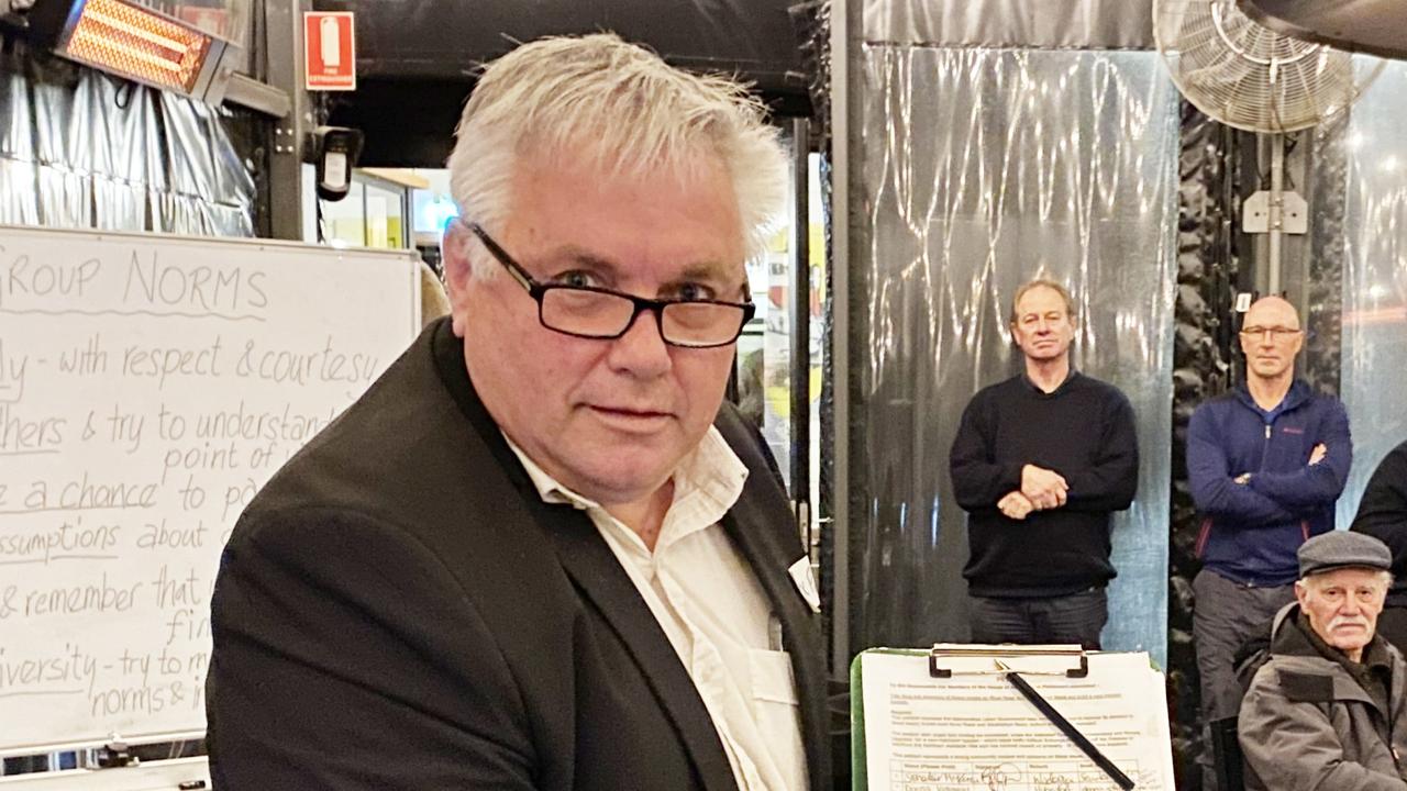 Shift from major parties ignites Patrick’s comeback