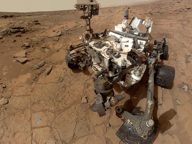 ROVER MARS .. 18/07/2013 WIRE: This photo released by NASA shows a self-portrait taken by the NASA rover Curiosity in Gale Crater on Mars. Measurements of the Martian air by the rover found it’s mostly made of carbon dioxide with traces of other gases, according to two studies appearing in the Friday, July 19, 2013 issue of the journal Science. (AP Photo/NASA) Pic. Ap