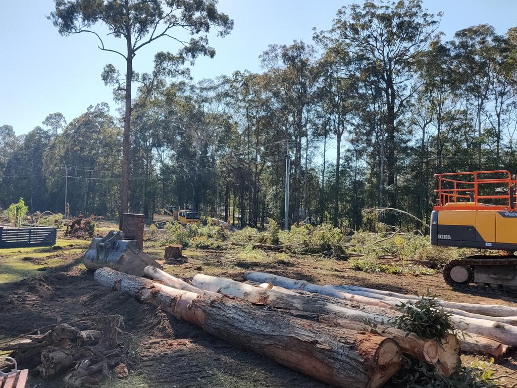 Land clearing bans have helped Australia cut its emissions, but farmers say these cuts have come at their expense.