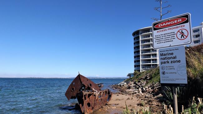 New signs have been put up at the Gayundah ship wreck at Woody Point. Photo: Barry Tuton