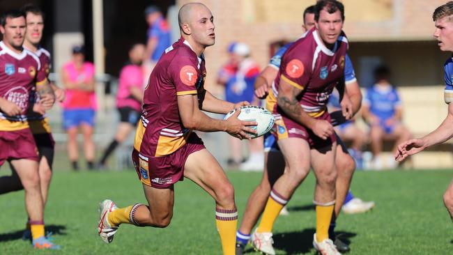 Emanuel Sultana on the burst for Shellharbour. Picture: Steve Montgomery Sports Photography