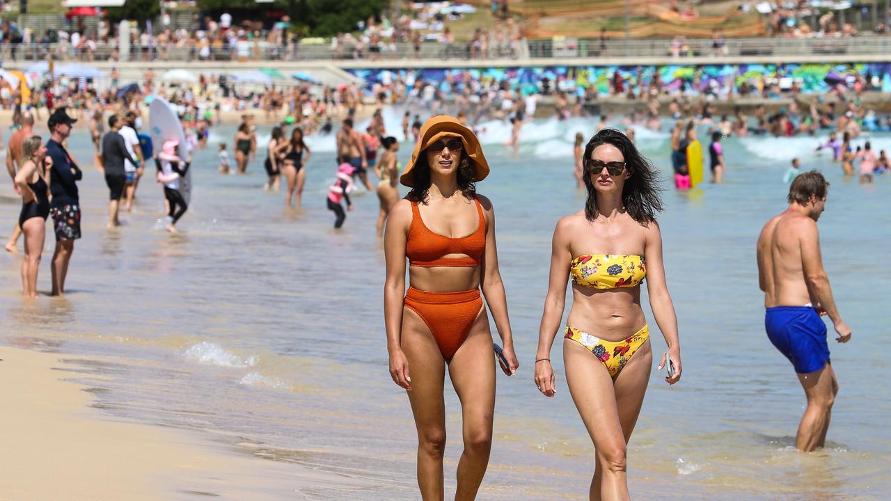 People hit Bondi to beat the heat on Saturday. Picture: NCA Newswire / Gaye Gerard