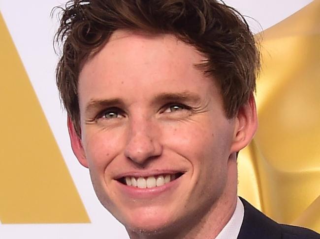 Actor Eddie Redmayne, winner of the Best Actor in a Leading Role Award for "The Theory of Everything" poses in the press room during the 87th Oscars on February 22, 2015 in Hollywood, California. AFP PHOTO / FREDERIC J. BROWN