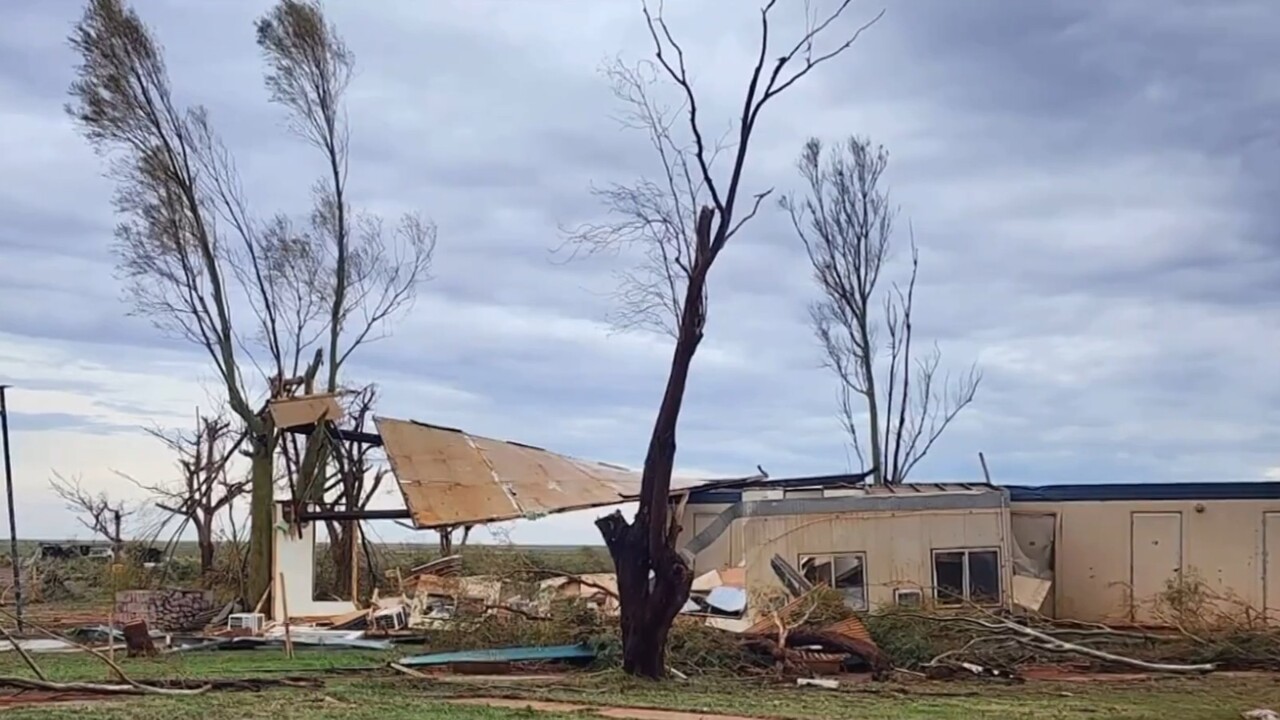 WA family business ruined by powerful Category Five Cyclone Ilsa
