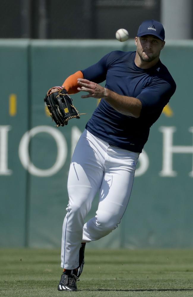 Tim Tebow offered pro baseball contract by Bridgeport Bluefish