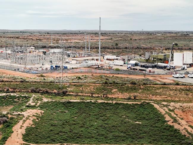 DAILY TELEGRAPH 24TH OCTOBER 2024Pictured is a power station on Pinnacles Road at Broken Hill in far west NSW.Broken Hill has experienced major power outages following a storm that destroyed power infrastructure outside Broken Hill.Picture: Richard Dobson