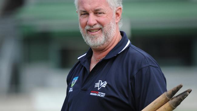 Umpire Bill Sheahan will do his 700th Cricket Victoria match on Saturday.