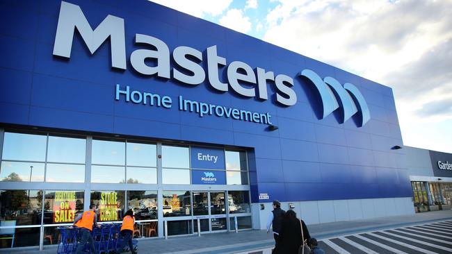 Woolworths wants the fight with Lowe’s to be taken into an arbitration to be overseen by former High Court chief justice Murray Gleeson. Picture: Stuart McEvoy