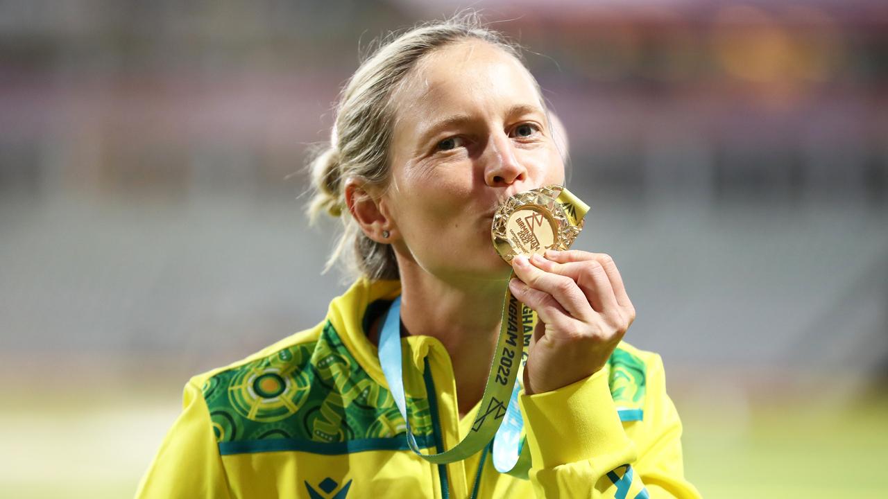 BIRMINGHAM, ENGLAND - AUGUST 07: Meg Lanning of Team Australia celebrates after being presented with the Gold Medal following the Cricket T20 - Gold Medal match between Team Australia and Team India on day ten of the Birmingham 2022 Commonwealth Games at Edgbaston on August 07, 2022 on the Birmingham, England. (Photo by Ryan Pierse/Getty Images)