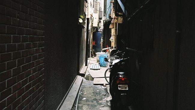 A dark alley in Kabukicho. Picture: Shuet Sudono