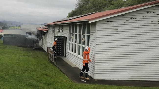 Bowen Road Primary School fire, October 22, 2022. Photo: Nikki Davis-Jones