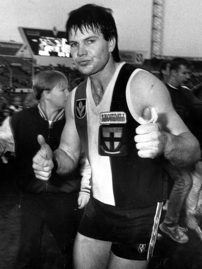 Frawley after a tight win over Richmond in 1989.