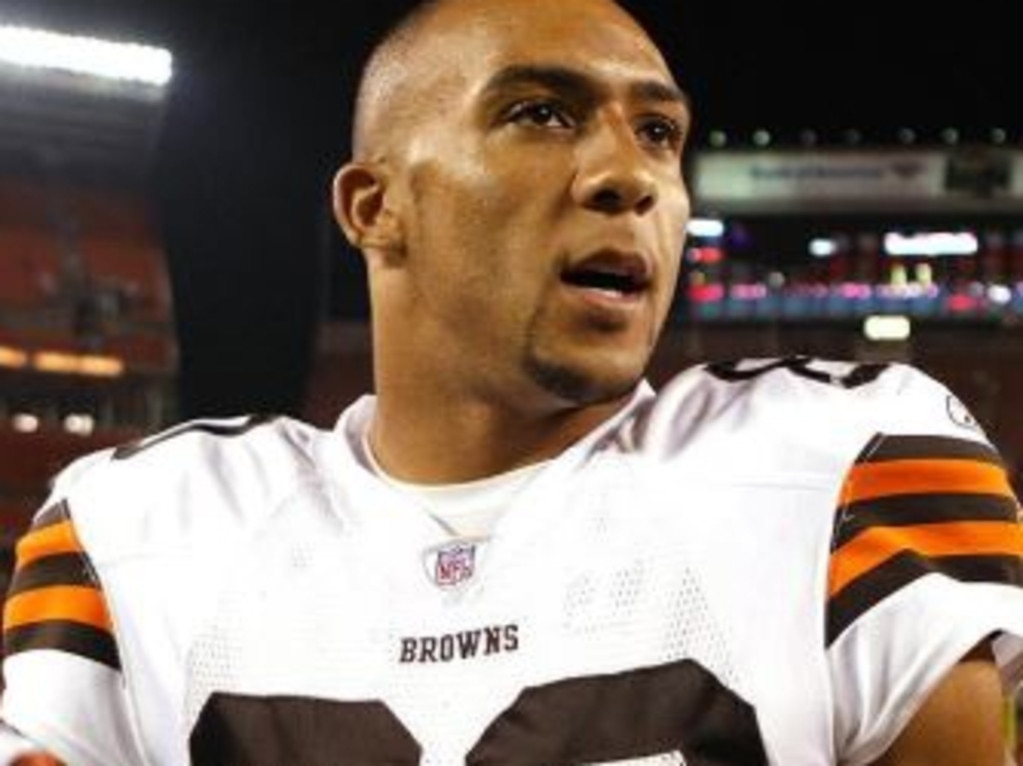 Kellen Winslow Jr: Ex-NFL player pleads guilty to rape - BBC News