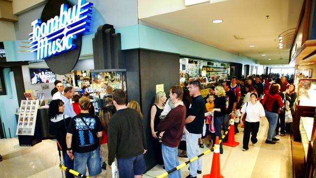 Crowd gathers to see Gene Simmons of <i>Kiss </i>at Toombul Music. Picture: Andrew Maccoll