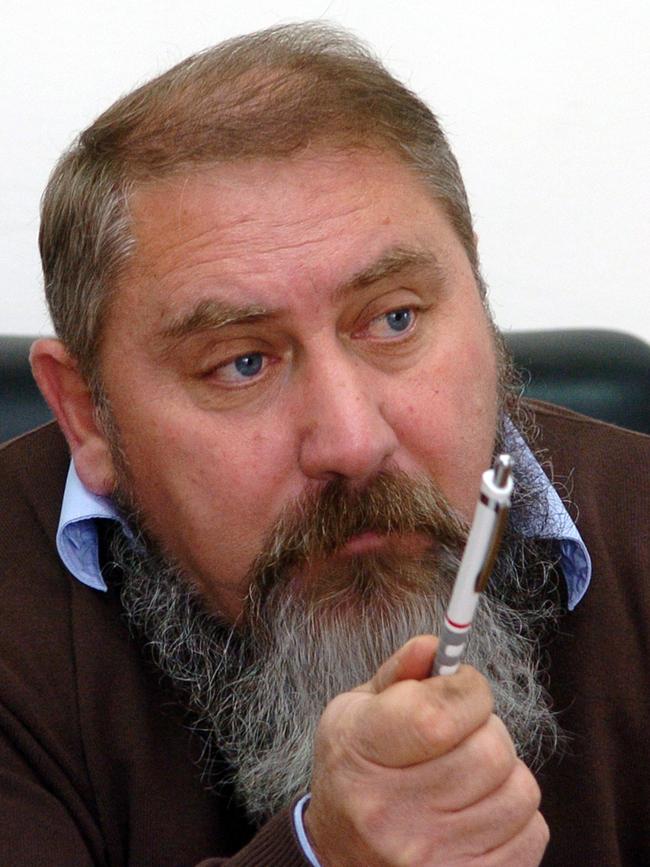 Damir Dokic makes a point during a press conference in 2008.