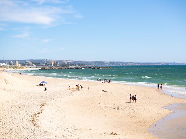 Police hunt for creep after indecent behaviour on popular beach