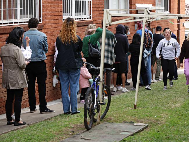 WEEKEND TELEGRAPH JULY 15, 2023. A line of hope full renters to see a apartment on Frederick St, Ashfield.  Picture: Adam Yip