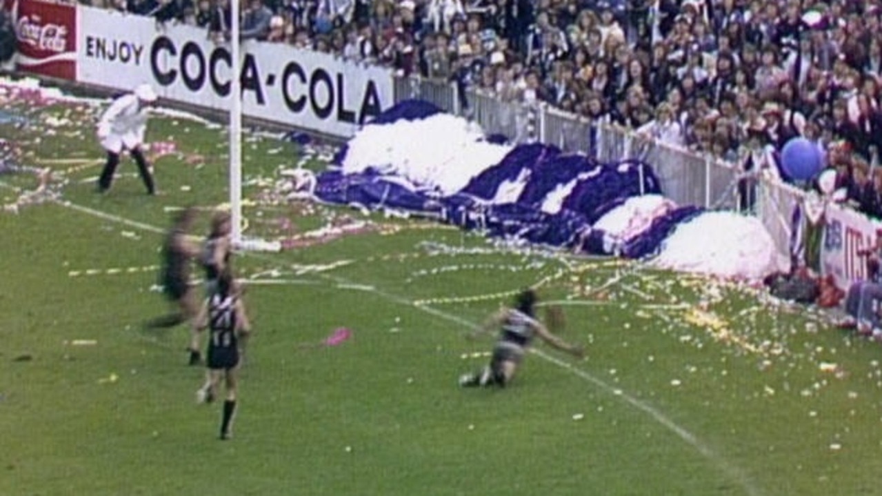 Wayne Harmes knocks the ball back into play for a Ken Sheldon goal in the 1979 Grand Final. Picture: FOX FOOTY