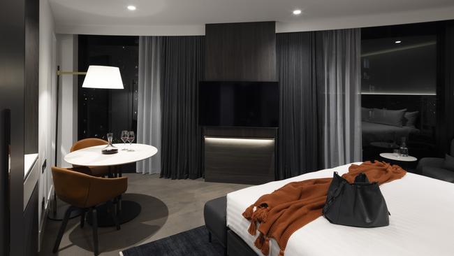 A Melbourne Marriott Docklands Hotel room.