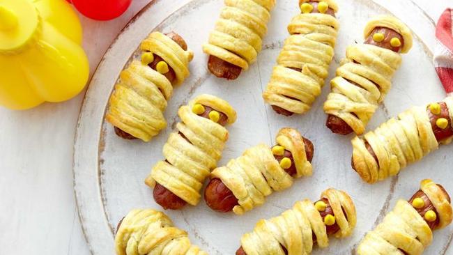 Cocktail sausage mummies