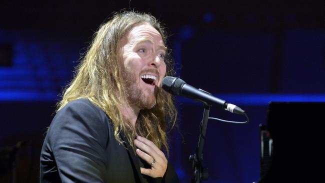 Tim Minchin sang a hymn of hatred to Cardinal Pell on Channel 10’s ‘The Project’.