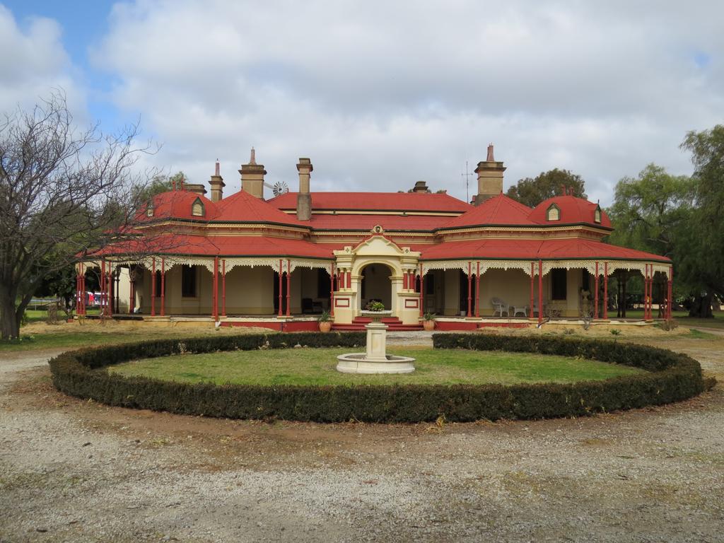 Nangunia Station was built for the first mayor of Berrigan Shire in 1907.