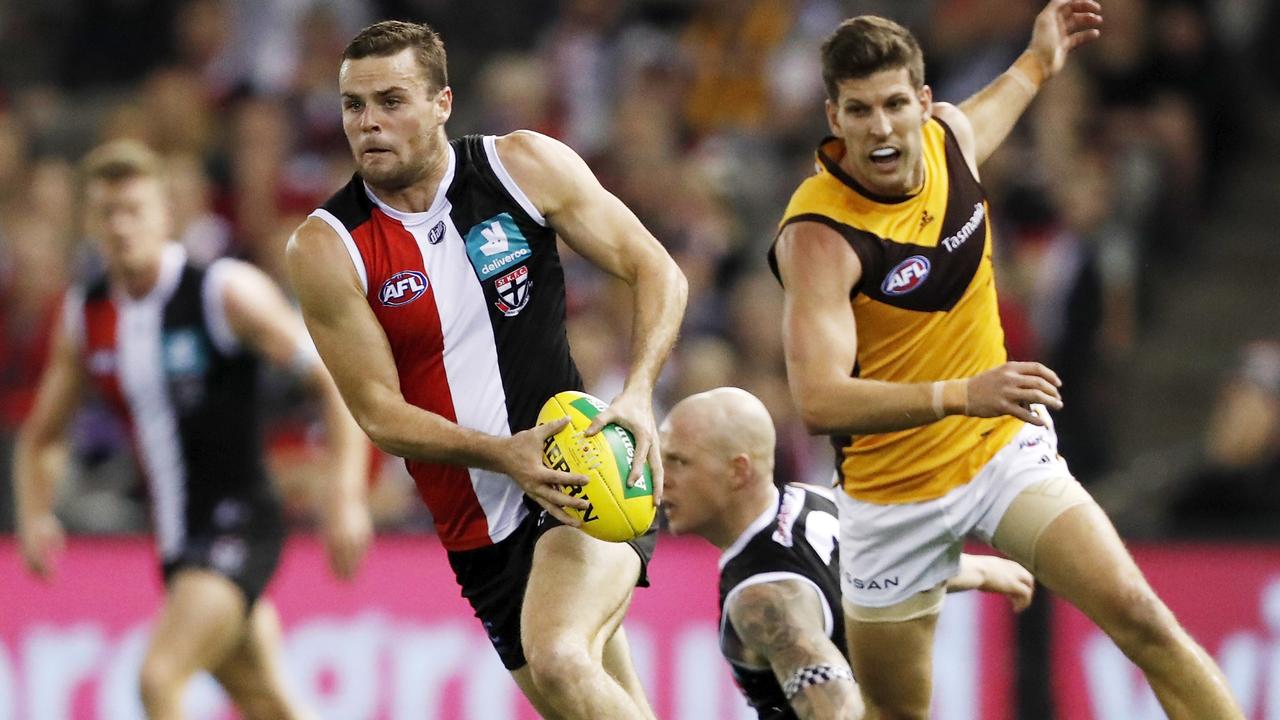 Brad Crouch in action for Saints. Picture: Dylan Burns/AFL Photos via Getty Images