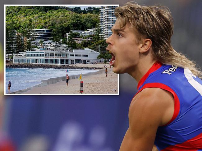 Police investigate alleged Gold Coast pub incident involving AFL superstar