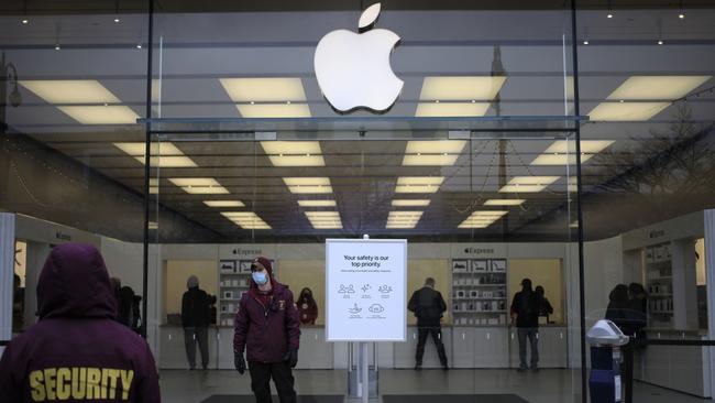 Apple says it intentionally slowed speeds on phones with older batteries, to prevent the devices from unexpectedly shutting down. Picture: Bloomberg