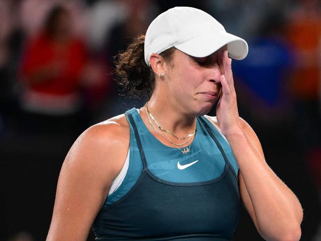 USA's Madison Keys celebrates victory against Poland's Iga Swiatek in their women's singles semi-final match on day twelve of the Australian Open tennis tournament in Melbourne on January 24, 2025. (Photo by Yuichi YAMAZAKI / AFP) / -- IMAGE RESTRICTED TO EDITORIAL USE - STRICTLY NO COMMERCIAL USE --