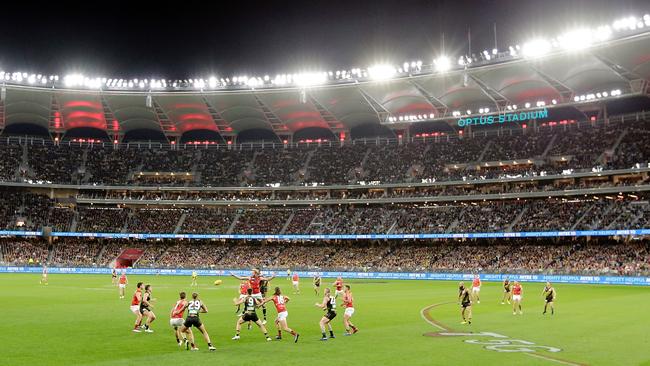 A full house watches the Dreamtime game in Perth.