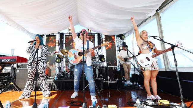 Flood heroes rewarded with Savannah floating concert over Great Barrier ...