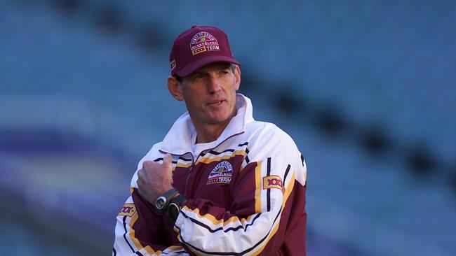 Brisbane rugby league coach Wayne Bennett at Australia Stadium during Queensland state of origin training 21 May 2001. p/