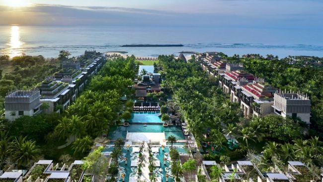 It doesn't get more relaxing than 65 per cent off a holiday at this luxury Bali hotel. Picture: Luxury Escapes