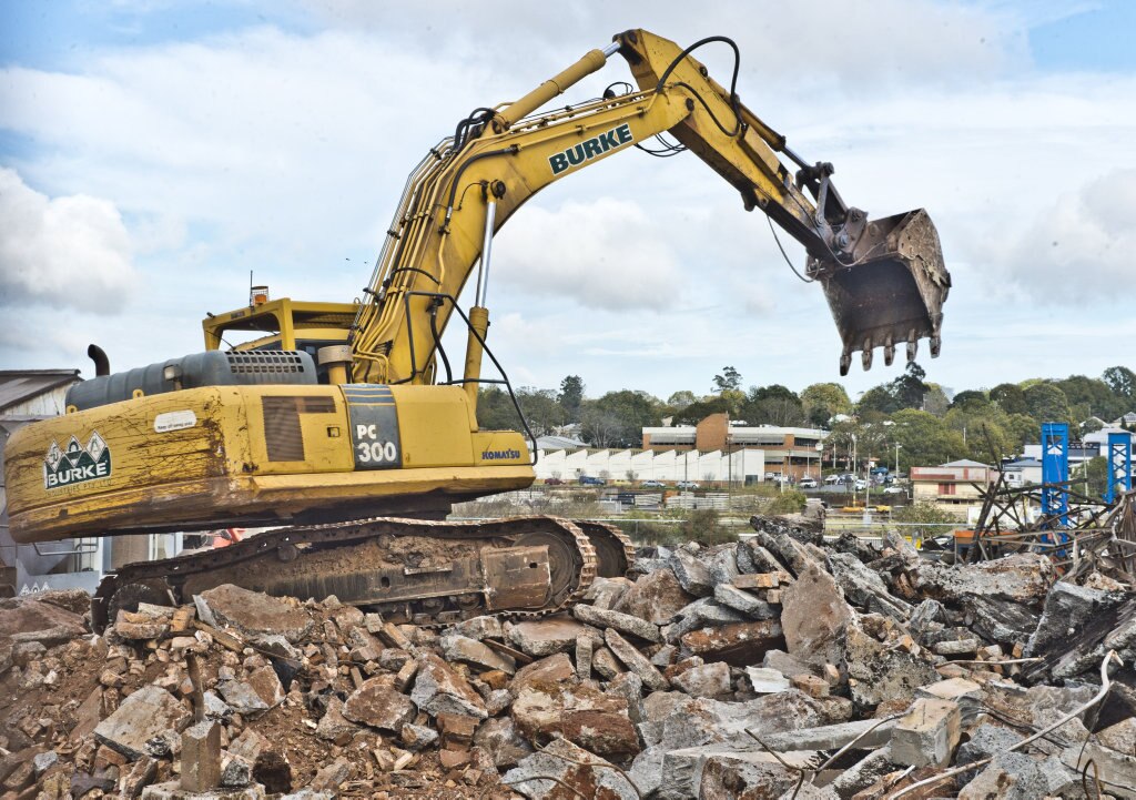 SAWTOOTH GONE: Demolition of Foundry sawtooth shed to make way for new Bunnings building. Picture: Nev Madsen