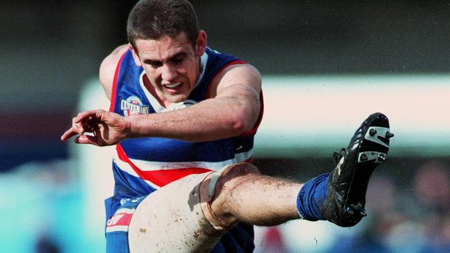 Leon Cameron in action for the Bulldogs in 1996.