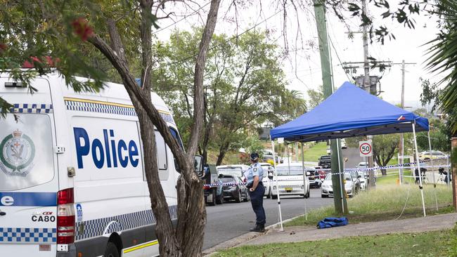 Police pictured on Dalton Ave in Condell Park on Tuesday morning. Picture: NewsWire / Monique Harmer