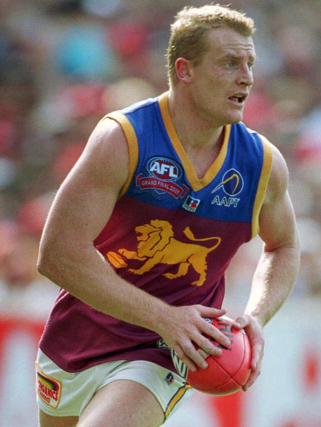 Michael Voss in action for Brisbane in 2001.