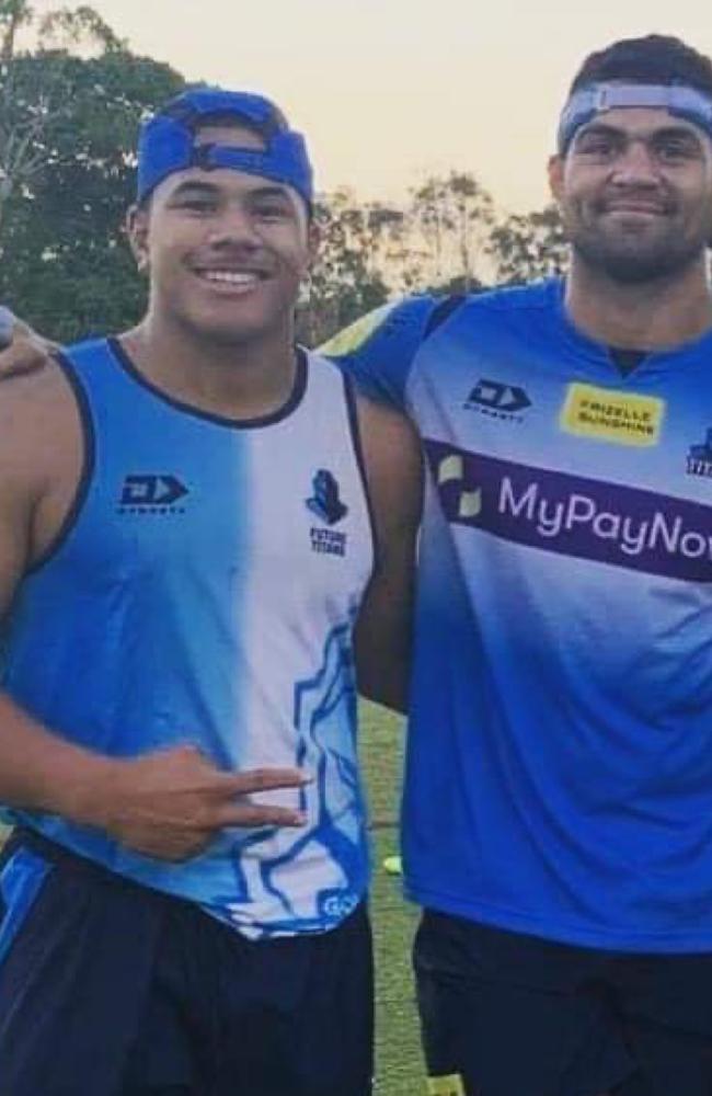 Josiah Pahulu (left) with Gold Coast Titan David Fifita (right).