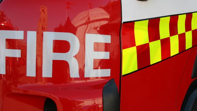 Firefighters battle grass fire in Leppington near Cowpasture Rd | Daily ...