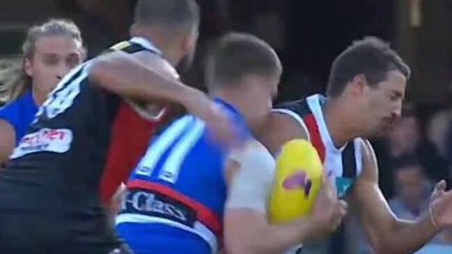 Ben King's late hit on Jack Macrae.