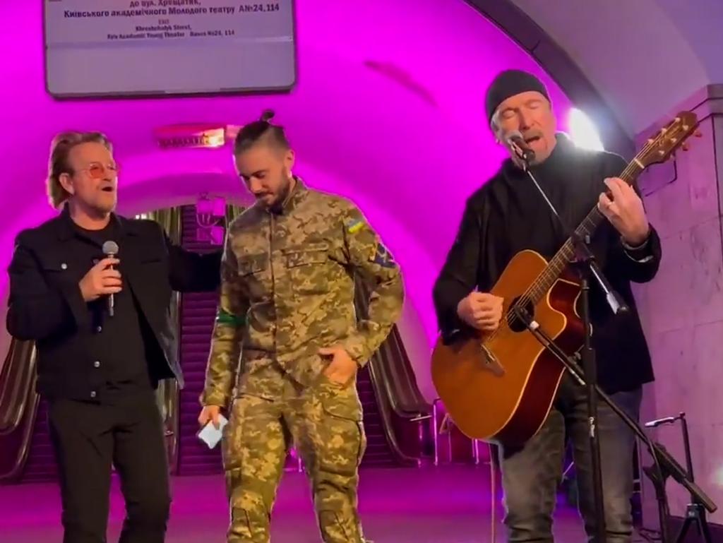 Bono and The Edge invited a Ukrainian soldier to sing along.