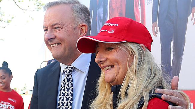 Labor Leader Anthony Albanese meets with Mayor Tracey Roberts, Labor's candidate for Pearce, in Perth during the final week of the campaign. Picture: Getty Images