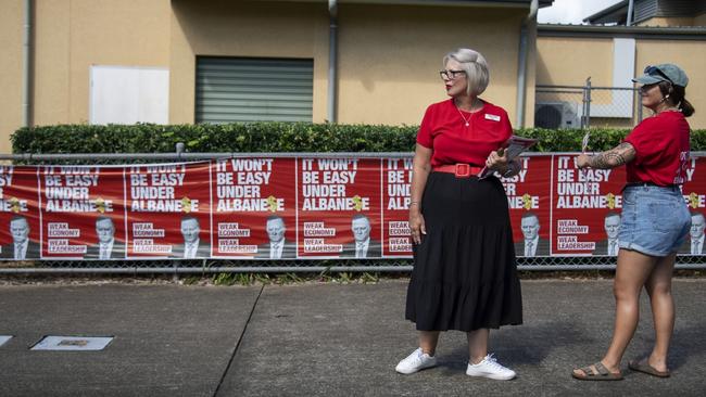 Ex Cairns to the S MAIL  - 21.05.2022 -  2022 Federal Election - Cairns - Leichhardt ElectorateLabor candidate and challenger Elida Faith campaigns at the Redlynch polling booth in LeichhardtPICS BRIAN CASSEY -  .. PIc by Brian  Cassey