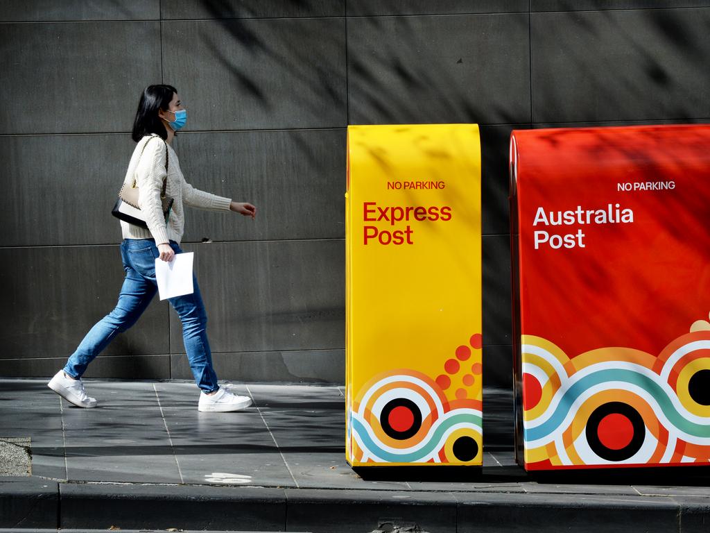 Australia Post starts weekend delivery in time to send letters to Santa